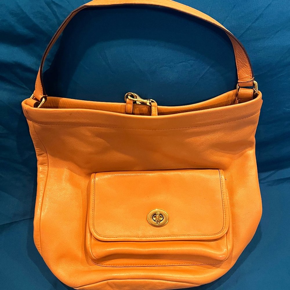 Coach Archive light tan buttery leather bucket bag